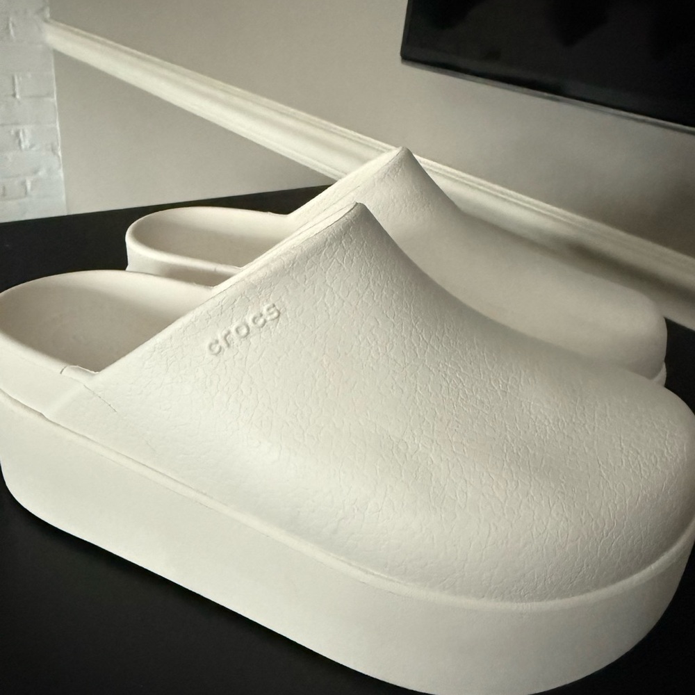 CROCS Women's White Elevated Mules